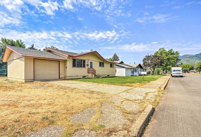 Quaint Kellogg Home W/ Deck & Mountain Views!