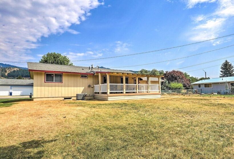 Quaint Kellogg Home W/ Deck & Mountain Views!