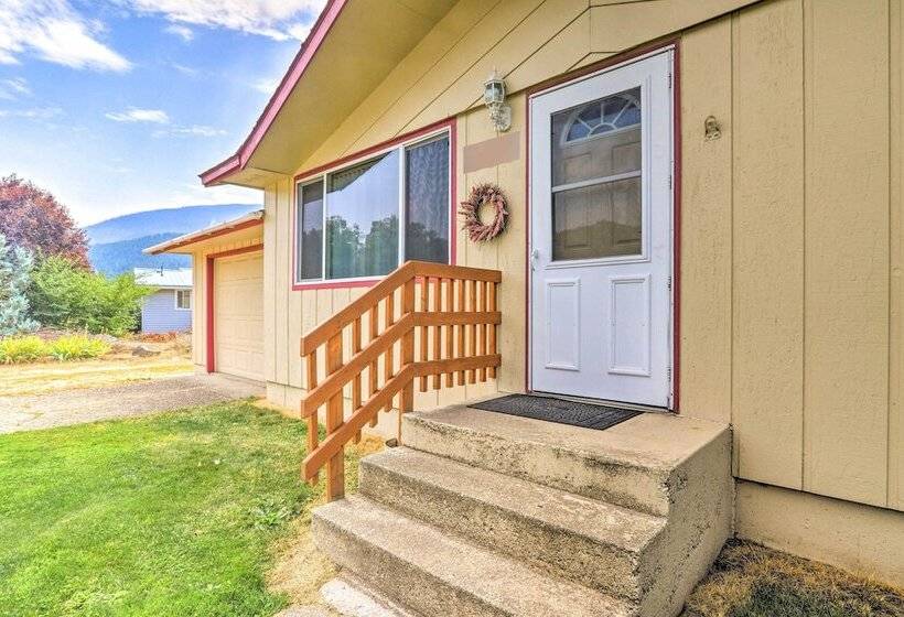 Quaint Kellogg Home W/ Deck & Mountain Views!