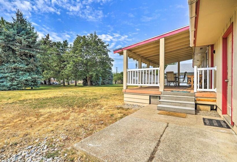 Quaint Kellogg Home W/ Deck & Mountain Views!