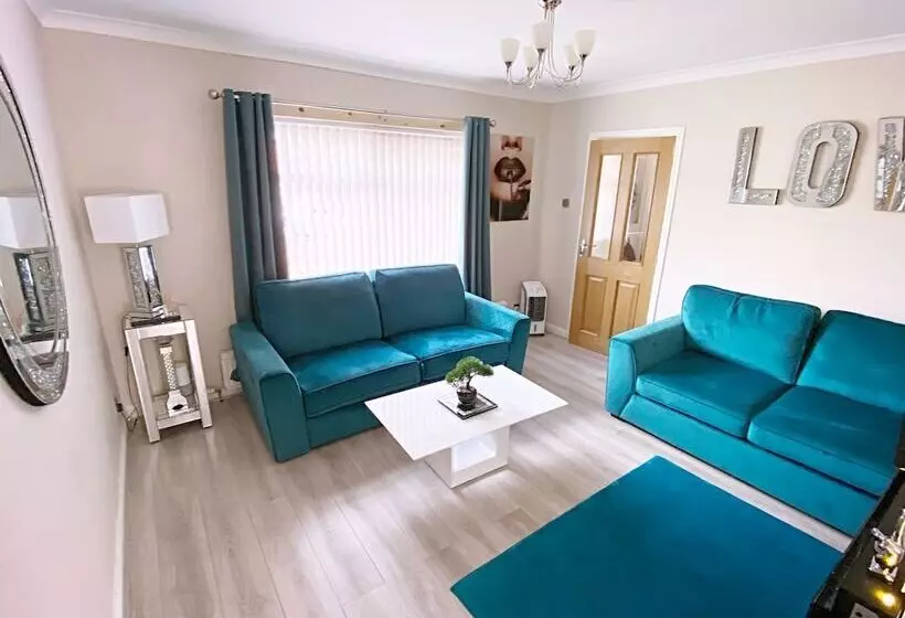 Residenssi Entire 3 Bedroom Home In Oldham   Guest House