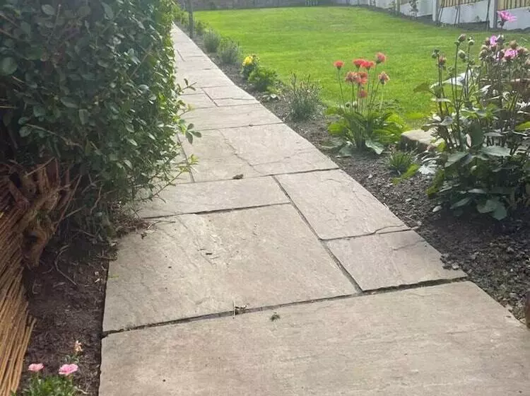 اقامتگاه 2 Bed House In Chesterfield Free Parking Garden