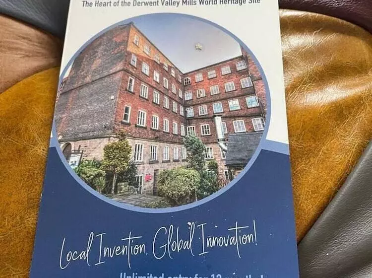 اقامتگاه 2 Bed House In Chesterfield Free Parking Garden