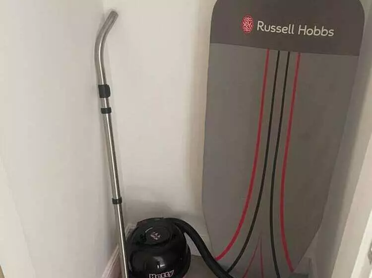 اقامتگاه 2 Bed House In Chesterfield Free Parking Garden