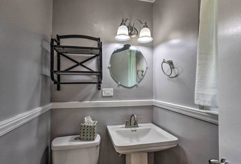 Quiet Asheville Home Near Appalachian Trail & Dtwn