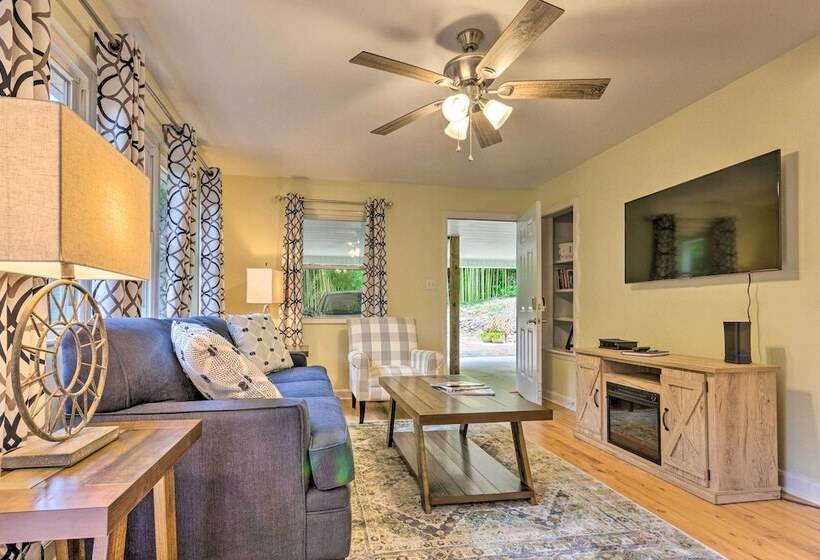Quiet Asheville Home Near Appalachian Trail & Dtwn