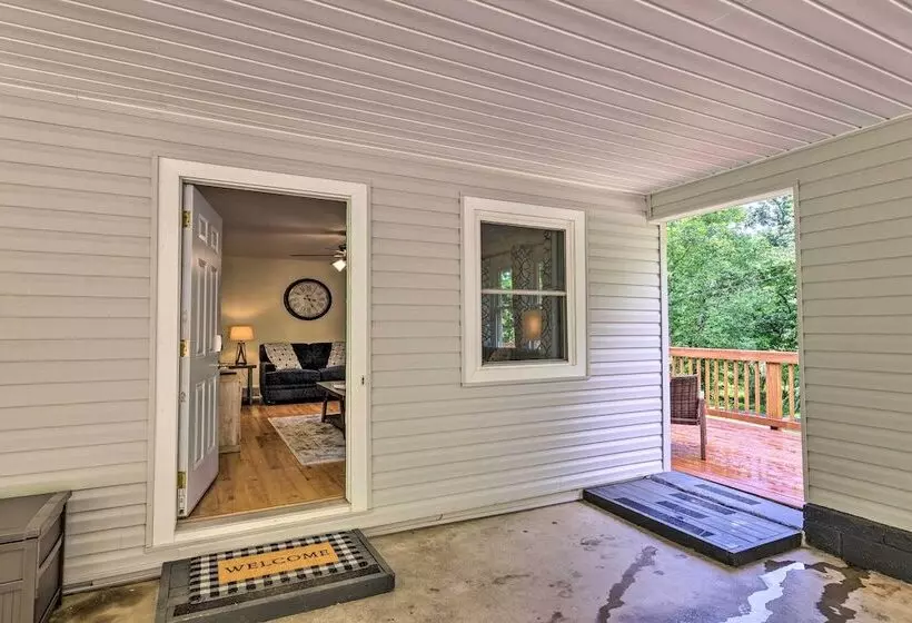 Quiet Asheville Home Near Appalachian Trail & Dtwn