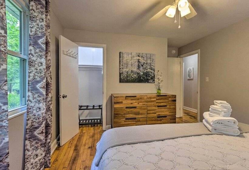 Quiet Asheville Home Near Appalachian Trail & Dtwn