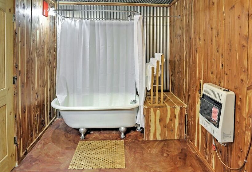 Secluded Everton Retreat W/ Ozark Mountain Views!