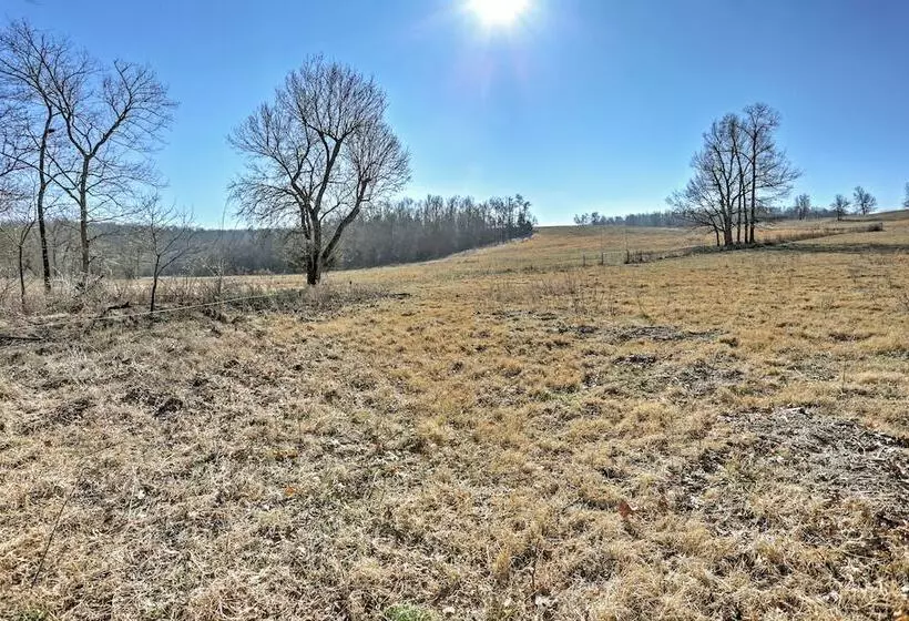 Secluded Everton Retreat W/ Ozark Mountain Views!