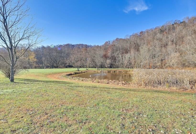 Secluded Retreat: Bbq, Lawn Games, & Fire Pit!