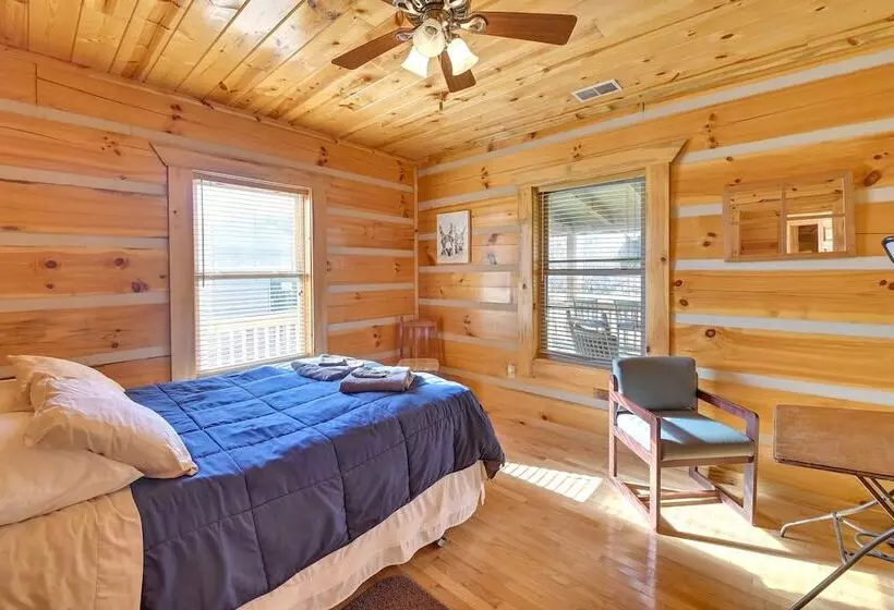 Secluded Retreat: Bbq, Lawn Games, & Fire Pit!