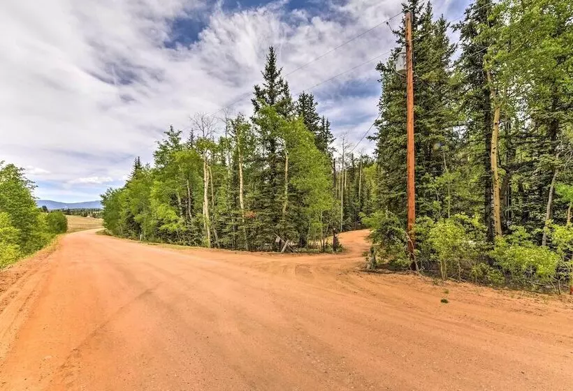 Bobcat Trail Cabin  On 3 Acres In Como!