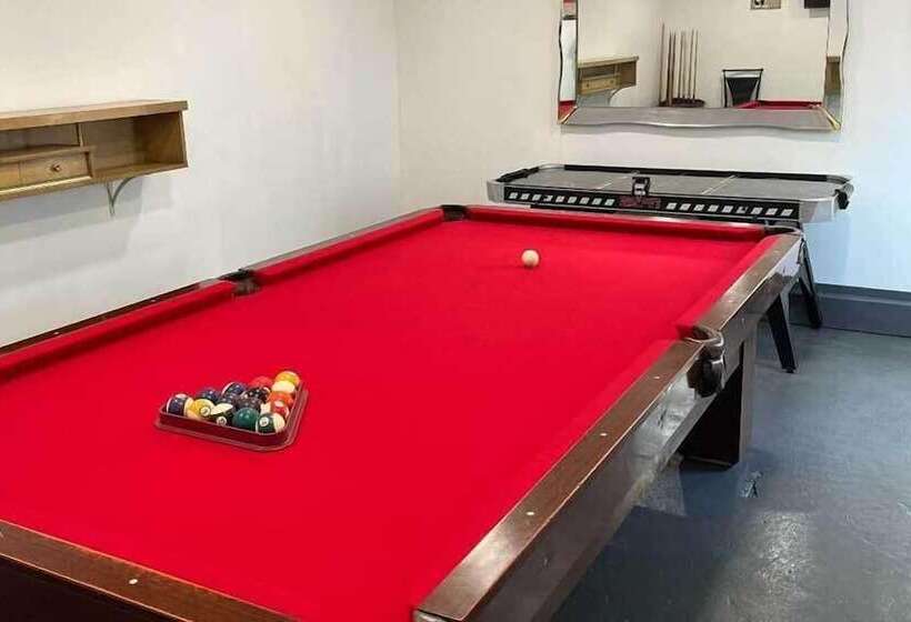 Quiet Tobyhanna Home With Hot Tub And Deck!