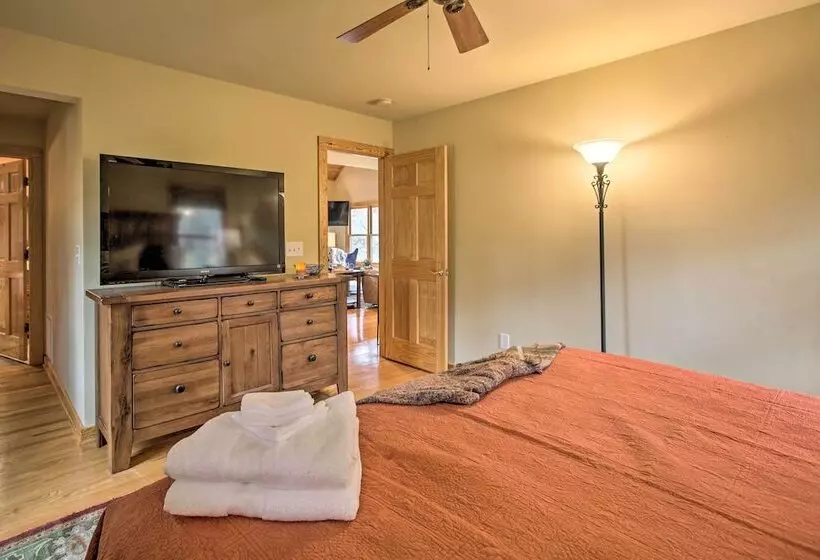 Wintergreen Resort Cabin: Near The Slopes!