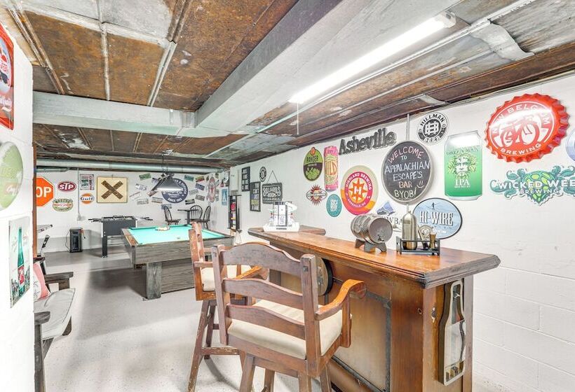 Fire Pit & Game Room: Family Home In Marshall