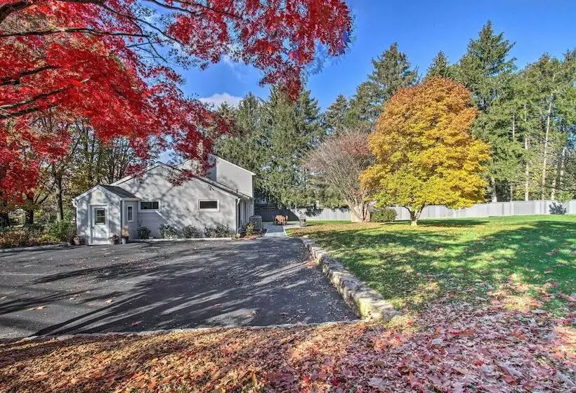 Wayne Home W/ Spacious Yard ~ 20 Mi To Philly!