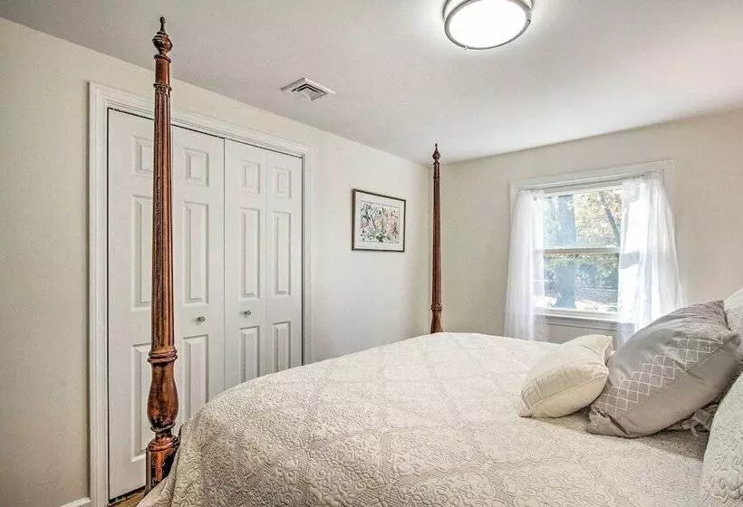 Wayne Home W/ Spacious Yard ~ 20 Mi To Philly!