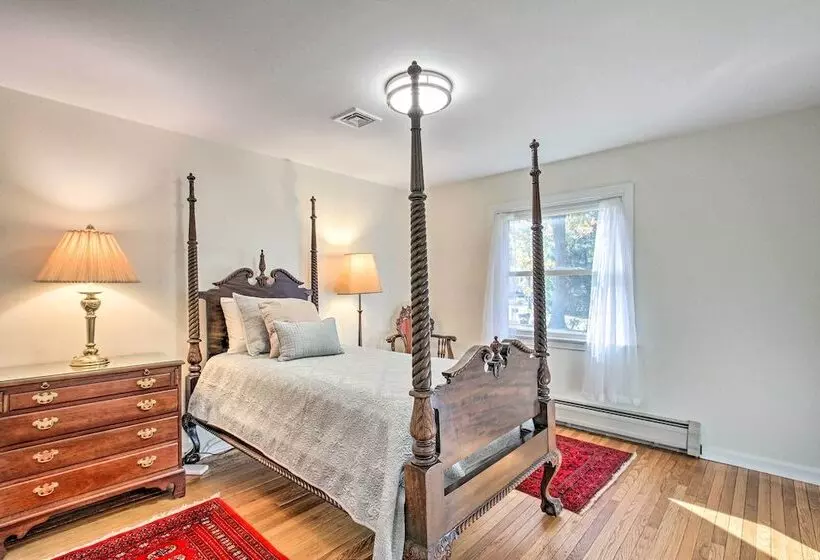 Wayne Home W/ Spacious Yard ~ 20 Mi To Philly!