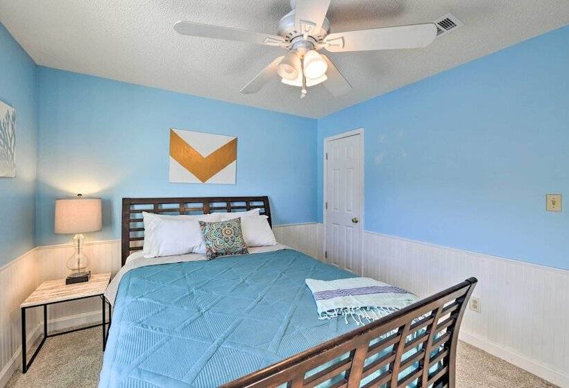 Welcoming Pensacola Home W/ Spacious Yard!