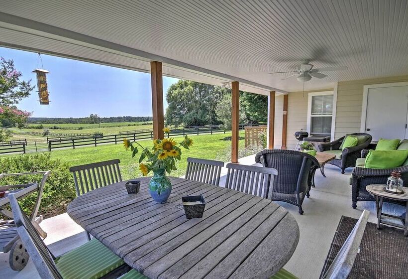 Anny S Farm House  In Round Hill Wine Country!