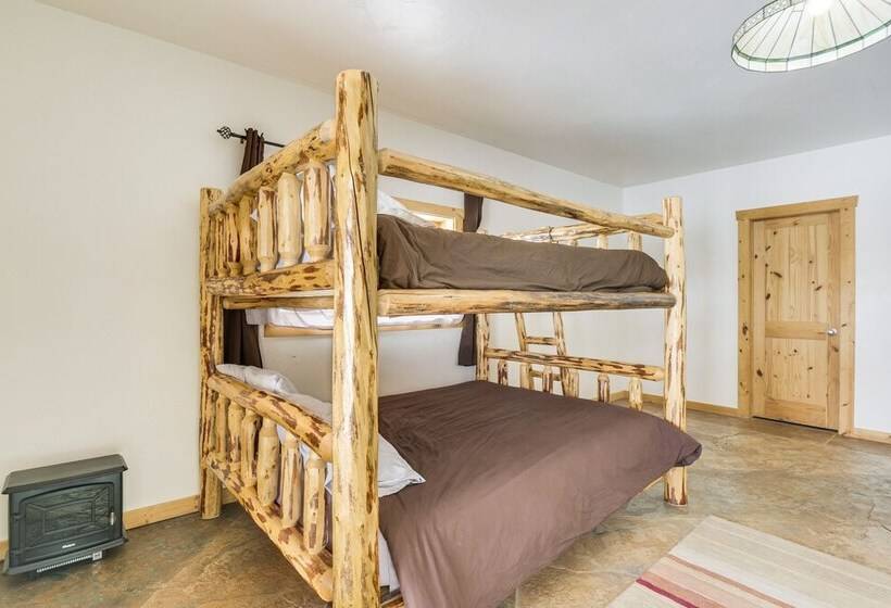 Spacious Fairplay Log Home W/ Patio & Fire Pit!