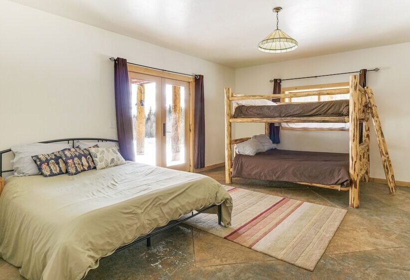 Spacious Fairplay Log Home W/ Patio & Fire Pit!