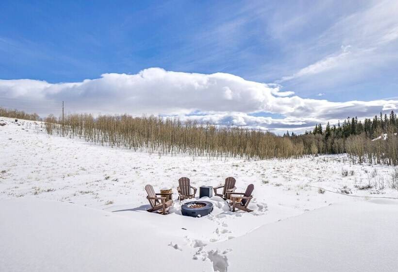 Spacious Fairplay Log Home W/ Patio & Fire Pit!