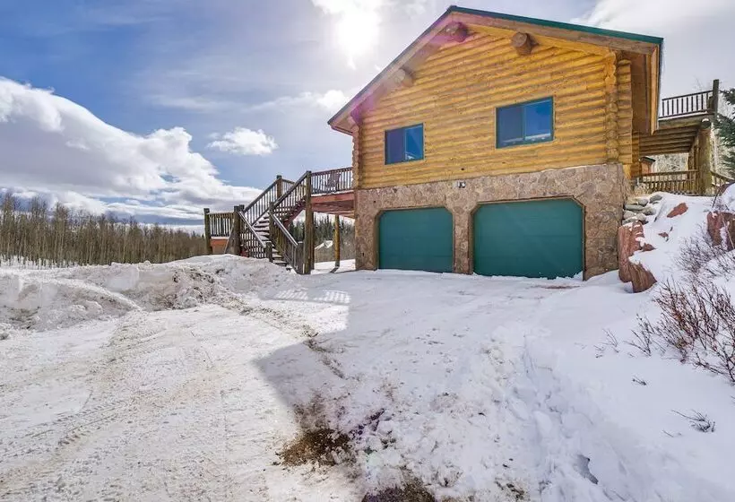 Spacious Fairplay Log Home W/ Patio & Fire Pit!