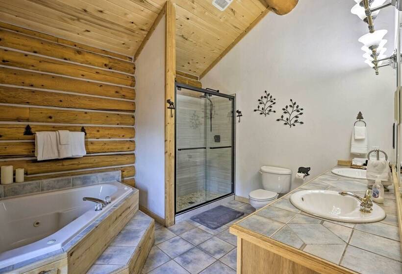 Spacious Fairplay Log Home W/ Patio & Fire Pit!