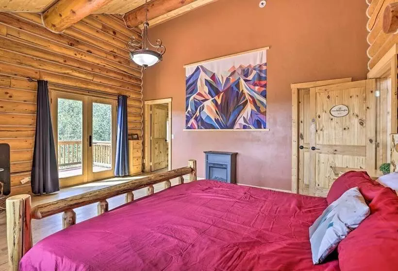 Spacious Fairplay Log Home W/ Patio & Fire Pit!