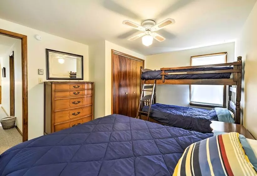 Breezy Ship Bottom House W/ Yard + Beach Access!