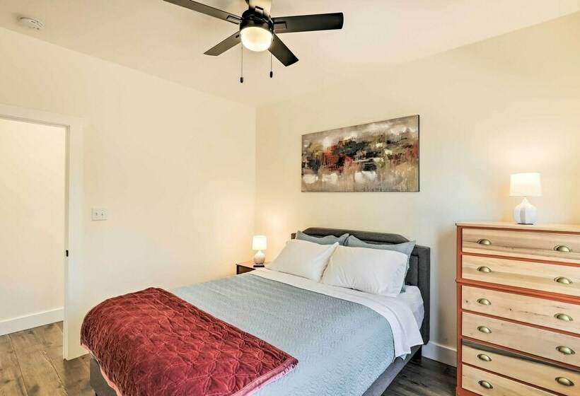 Candler Home W/ Private Hot Tub + Fire Pit!