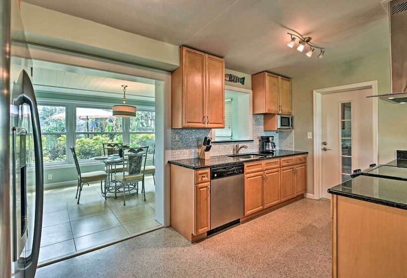 Charming Port Orange Home Walk To Beach!