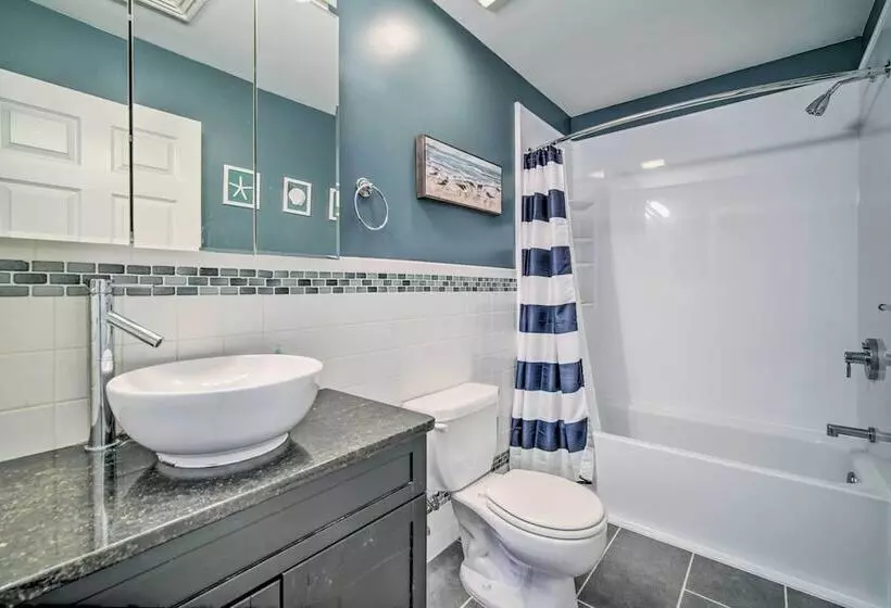 Charming Somers Point House W/ Private Pool!