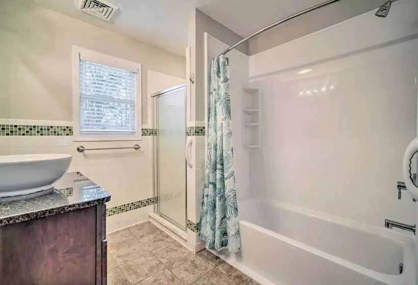 Charming Somers Point House W/ Private Pool!