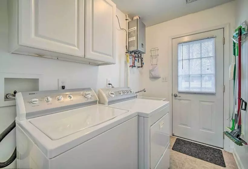 Charming Somers Point House W/ Private Pool!