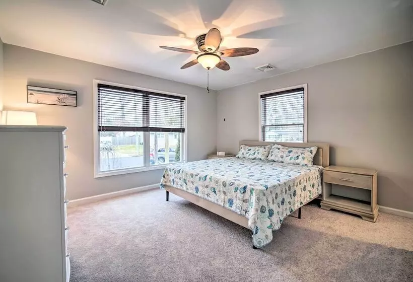 Charming Somers Point House W/ Private Pool!