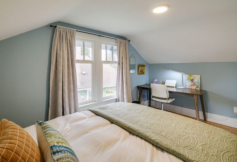 Charming Tacoma Vacation Home W/ Fenced Yard