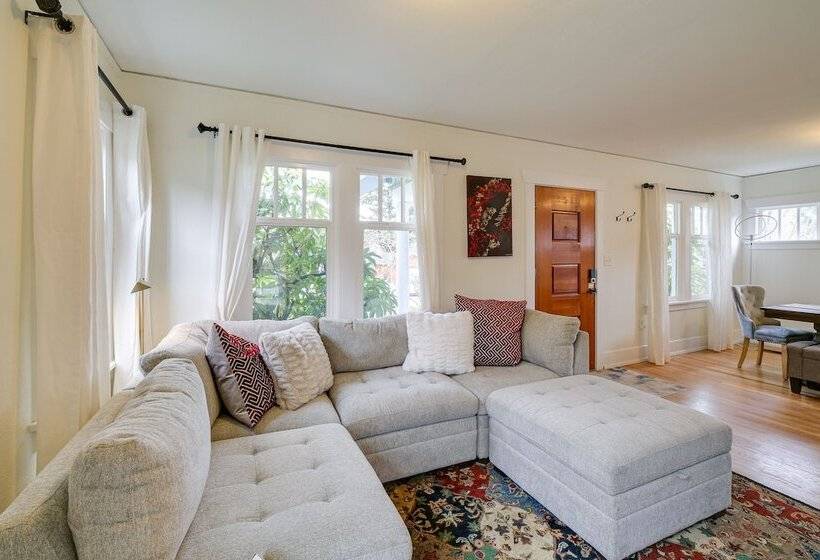 Charming Tacoma Vacation Home W/ Fenced Yard