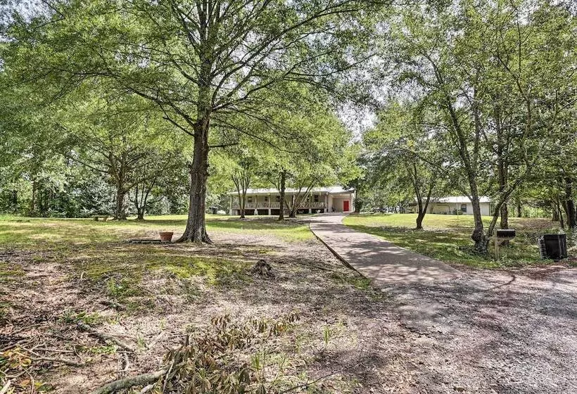 Hike On Site: Classic Cabin Nature Retreat