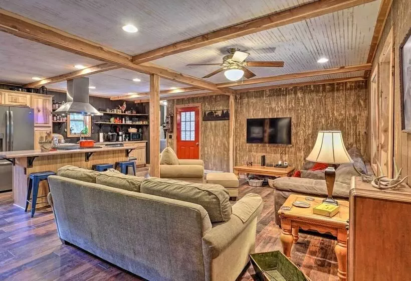 Hike On Site: Classic Cabin Nature Retreat