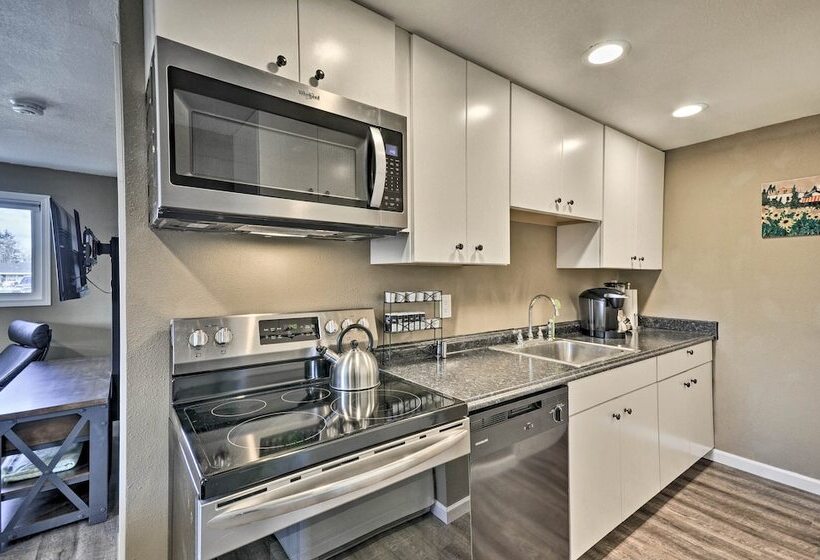 Estacada Home   Near Milo Mciver State Park!