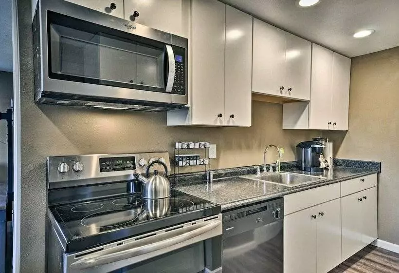 Estacada Home   Near Milo Mciver State Park!