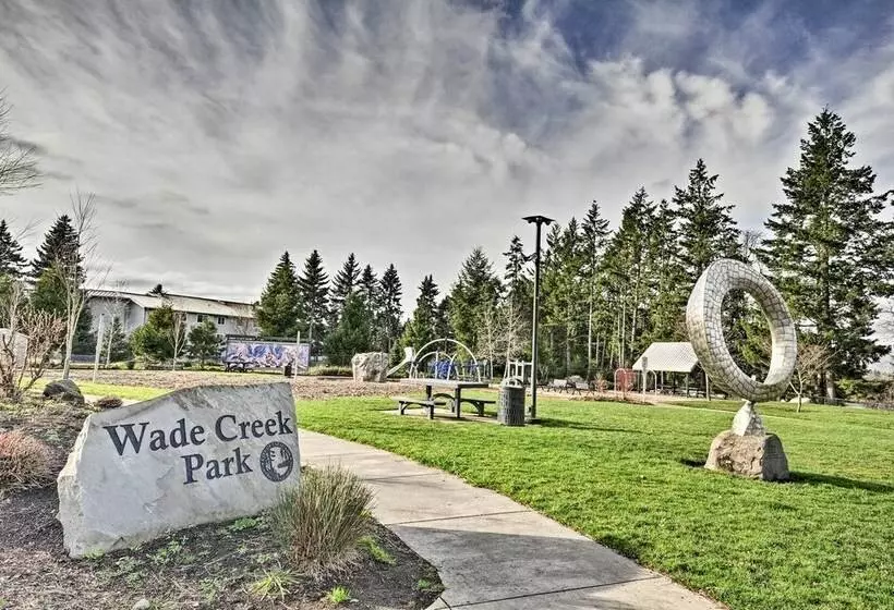 Estacada Home   Near Milo Mciver State Park!