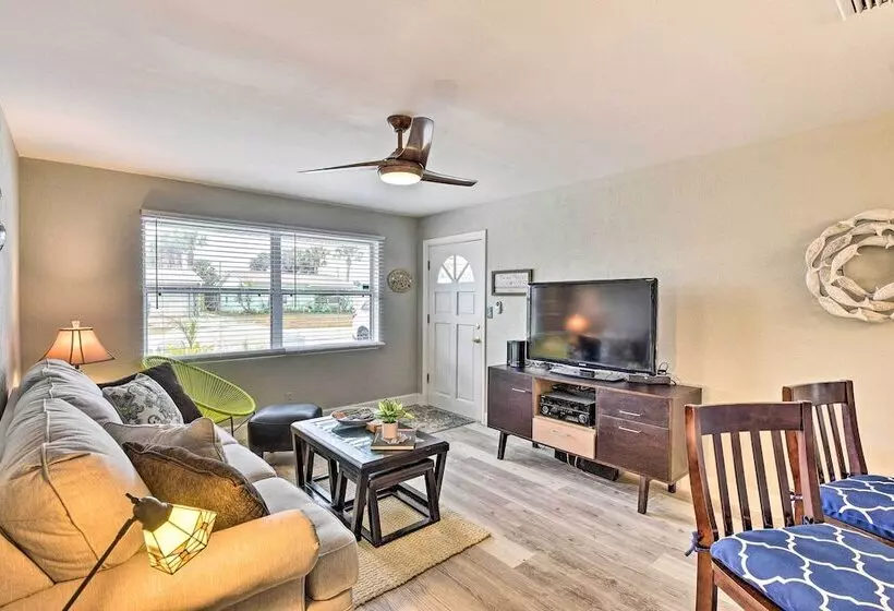 Pet Friendly Ormond Beach Home W/ Fire Pit!