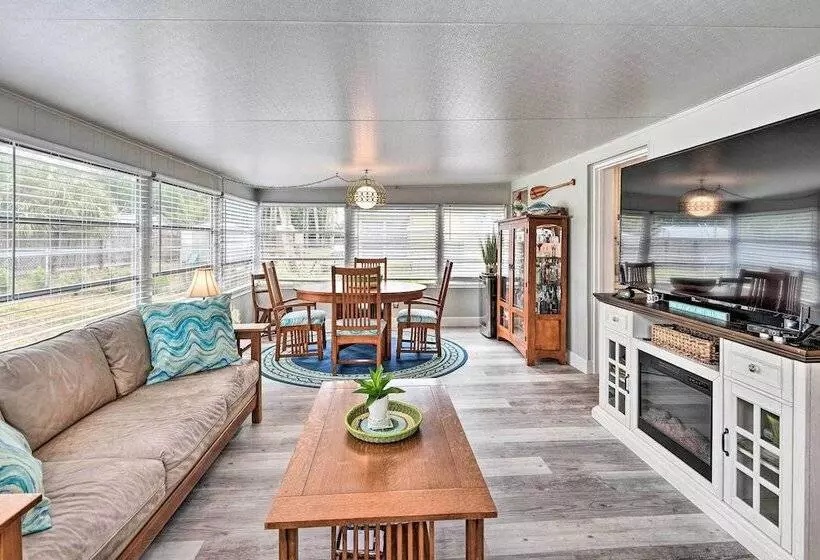 Pet Friendly Ormond Beach Home W/ Fire Pit!