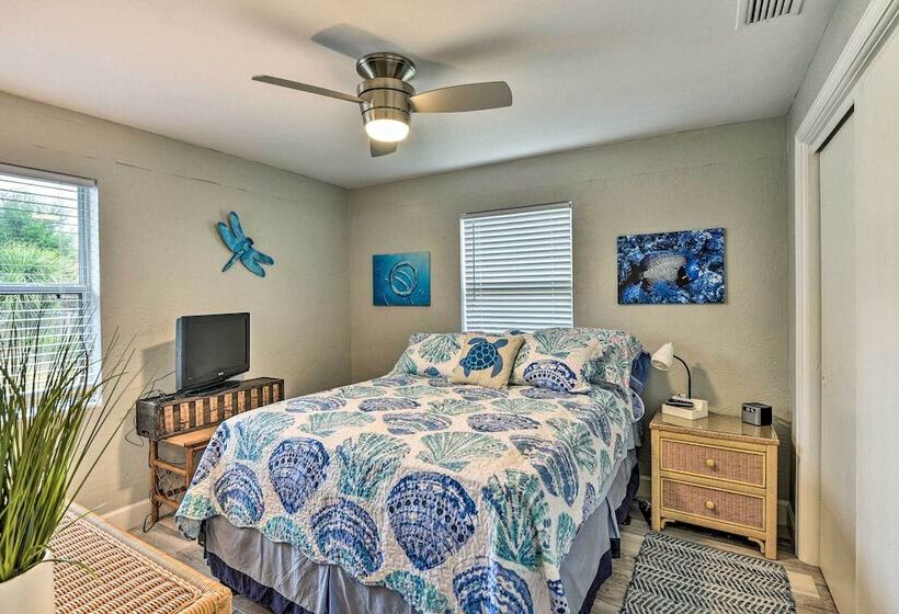 Pet Friendly Ormond Beach Home W/ Fire Pit!