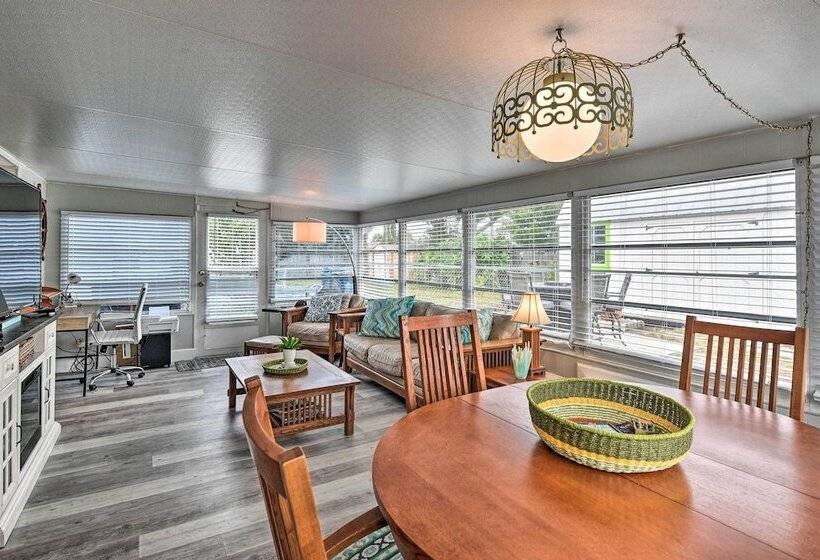 Pet Friendly Ormond Beach Home W/ Fire Pit!