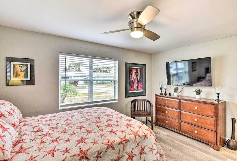 Pet Friendly Ormond Beach Home W/ Fire Pit!